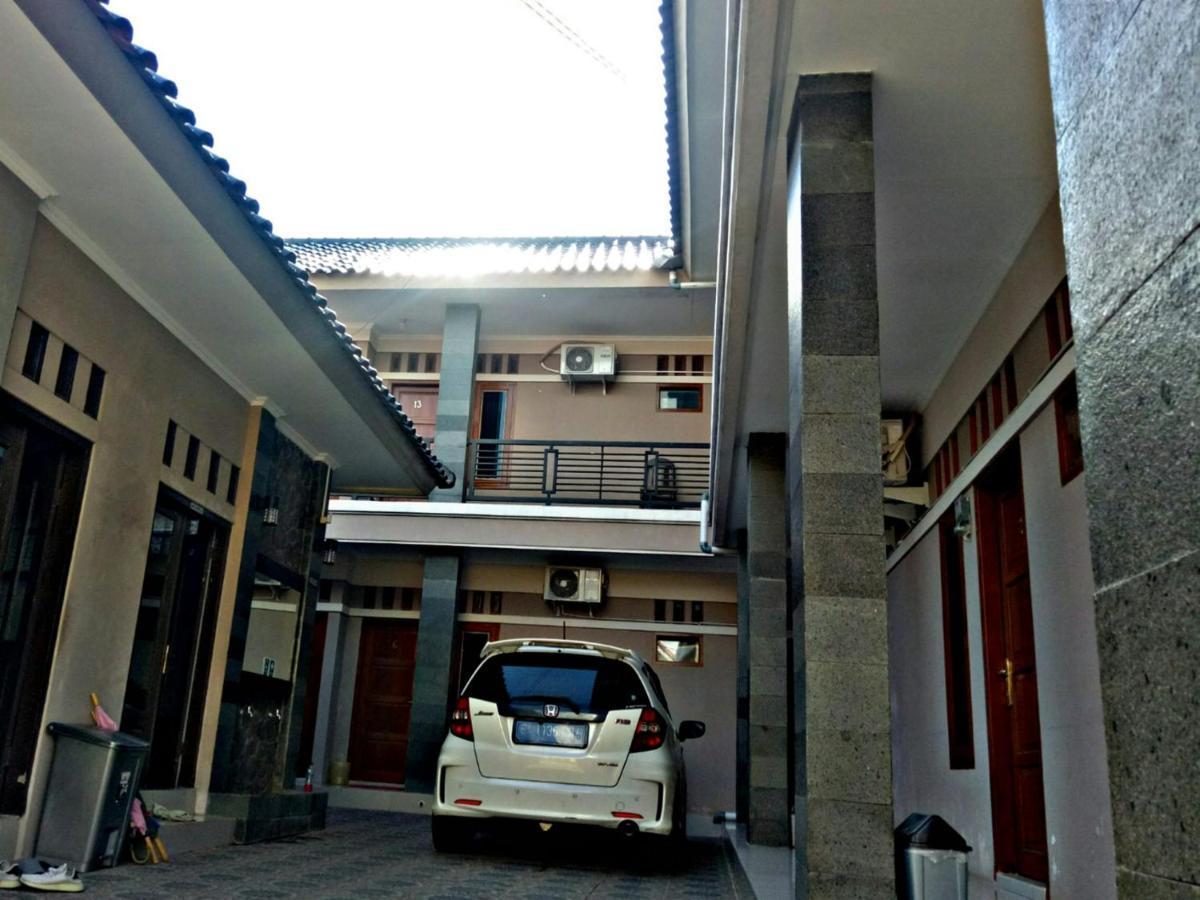 Wisma Andali Syariah Near Rsud Cideres Majalengka Exterior photo